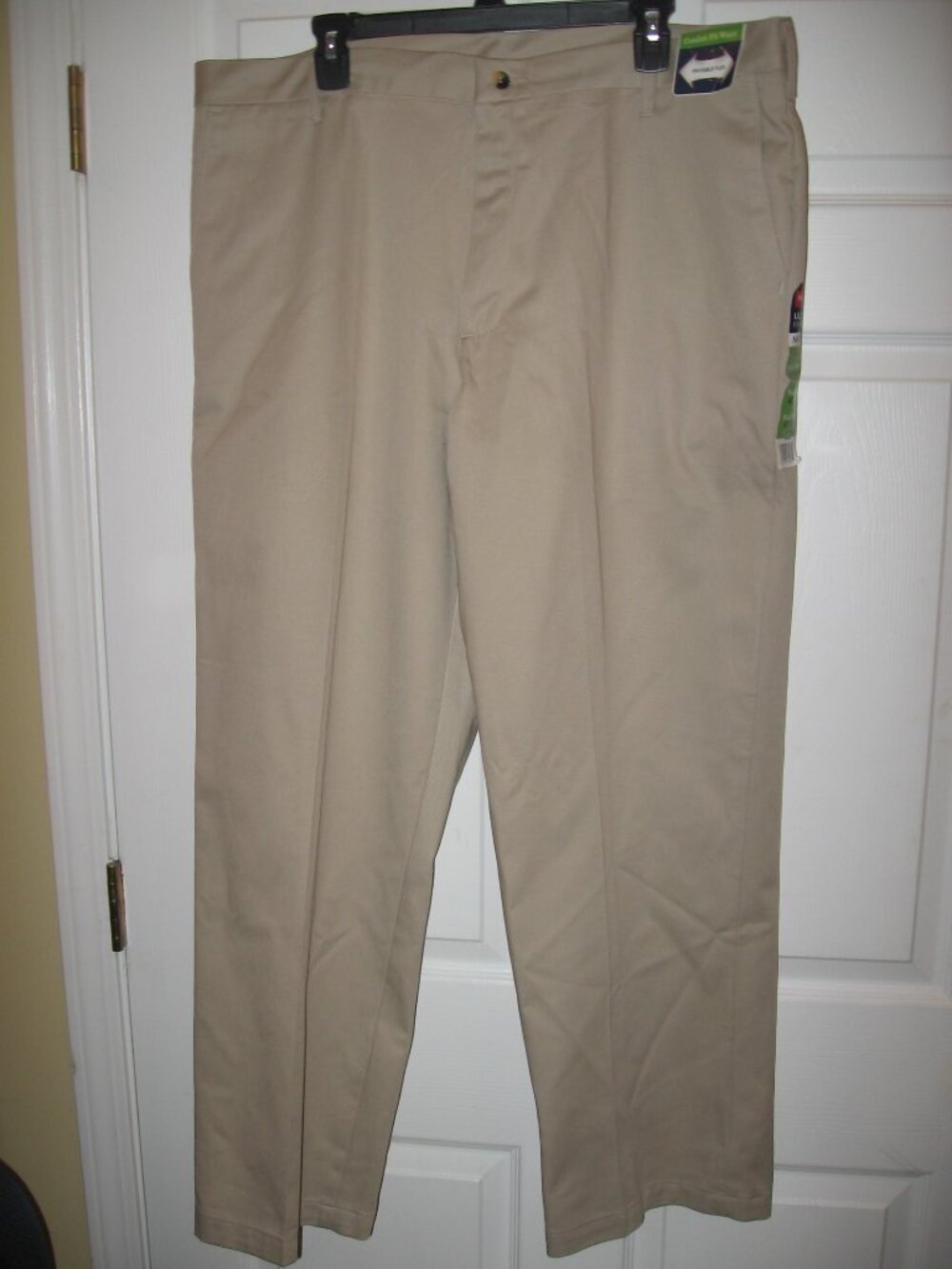 Wrangler Ultimate Khaki No Iron Flat Front Pants Men's 40 x 30 NWT Beige